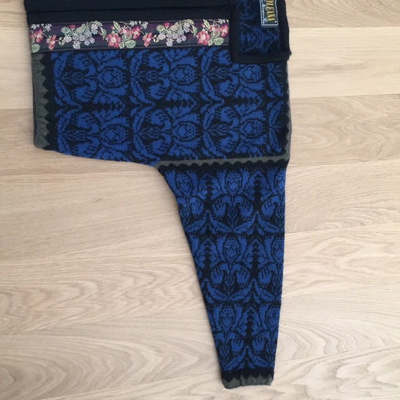 Oleana cropped wool open front sweater - Picture 2 of 7